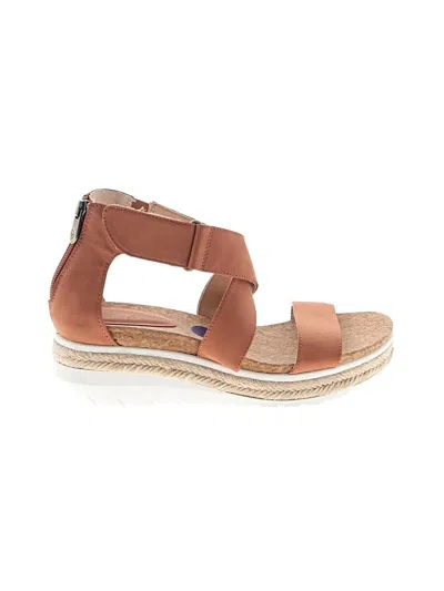 Pre-owned Adrienne Vittadini Wedges In Tan