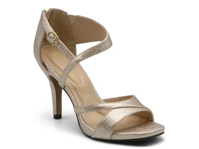 Adrienne Vittadini Xciting Sandal In Brown