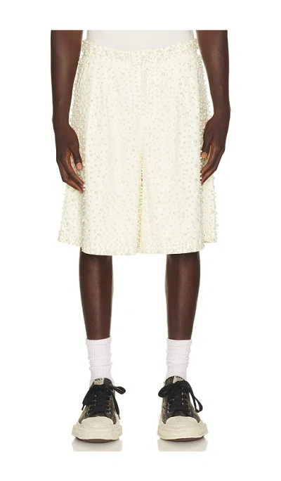 Advisry Pearl Shorts In Cream