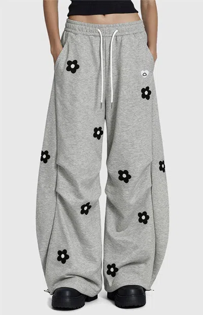 Aelfric Eden Women's Floral Embroidered Baggy Barrel Sweatpants In Gray