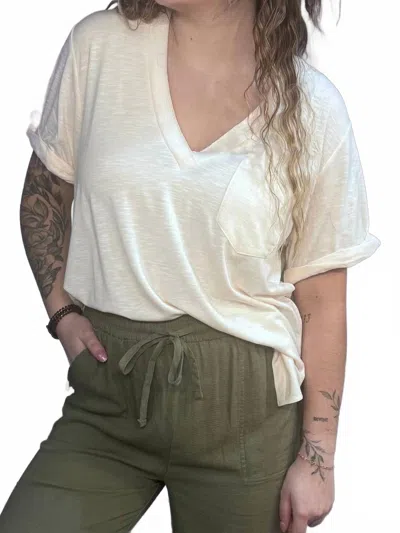 Aemi + Co Remi V-neck Short Sleeve Top In Ivory In White