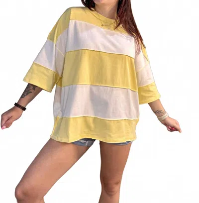 Aemi + Co Tori Contrast Panel Short Sleeve Slouchy Top In Yellow And White In Multi