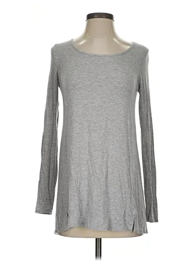 Pre-owned Aerie Long Sleeve T-shirt In Gray