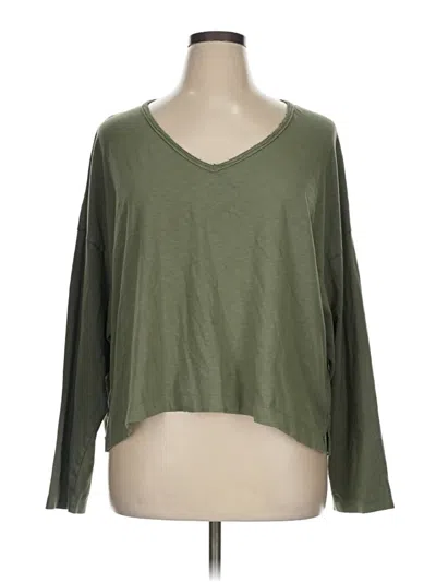 Pre-owned Aerie Long Sleeve T-shirt In Green