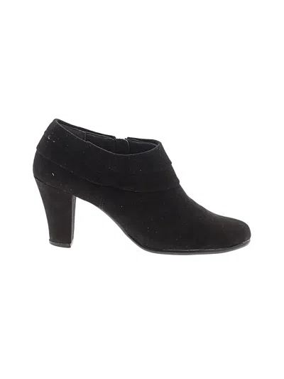 Pre-owned Aerosoles Ankle Boots In Black