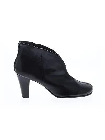 Pre-owned Aerosoles Ankle Boots In Black