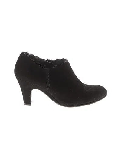 Pre-owned Aerosoles Ankle Boots In Black