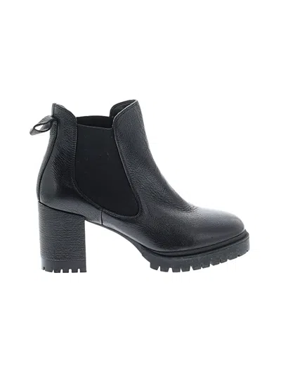 Pre-owned Aerosoles Ankle Boots In Black