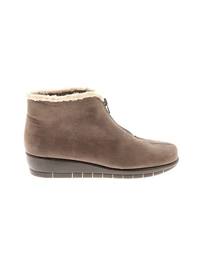 Pre-owned Aerosoles Ankle Boots In Brown