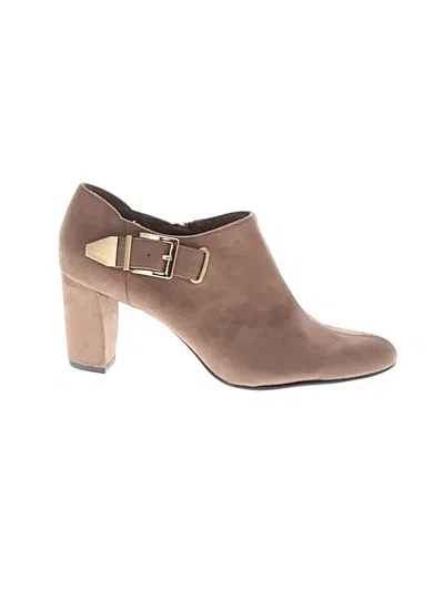 Pre-owned Aerosoles Ankle Boots In Brown