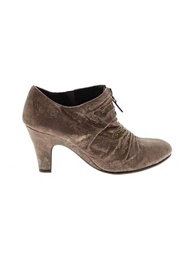 Pre-owned Aerosoles Ankle Boots In Brown