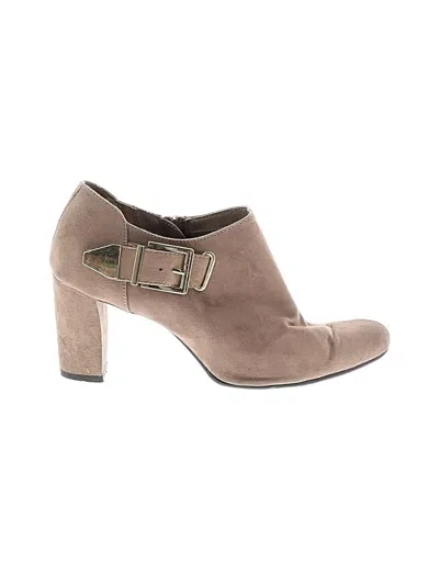 Pre-owned Aerosoles Ankle Boots In Tan