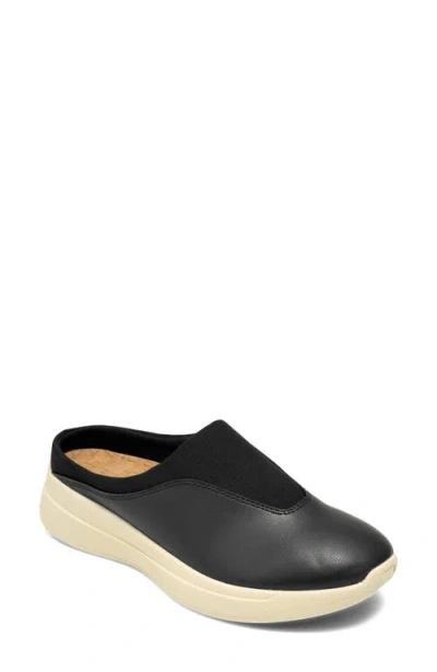 Aerosoles Finn Sneaker In Black