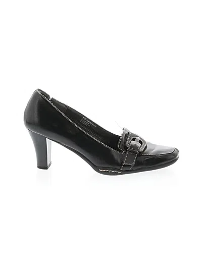 Pre-owned Aerosoles Flats In Black