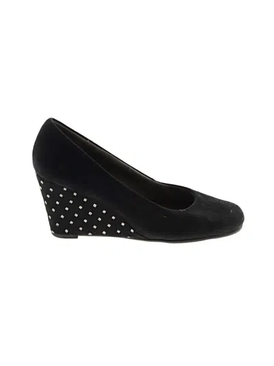 Pre-owned Aerosoles Flats In Black