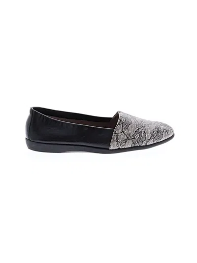 Pre-owned Aerosoles Flats In Gray