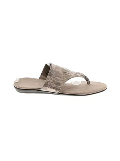 Pre-owned Aerosoles Flip Flops In Gray