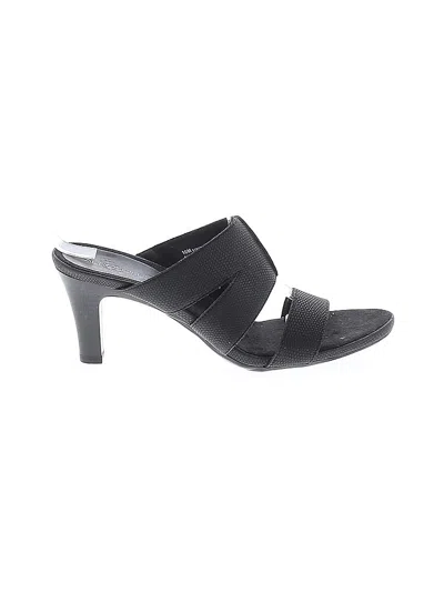 Pre-owned Aerosoles Heels In Black