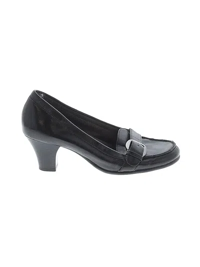 Pre-owned Aerosoles Heels In Black