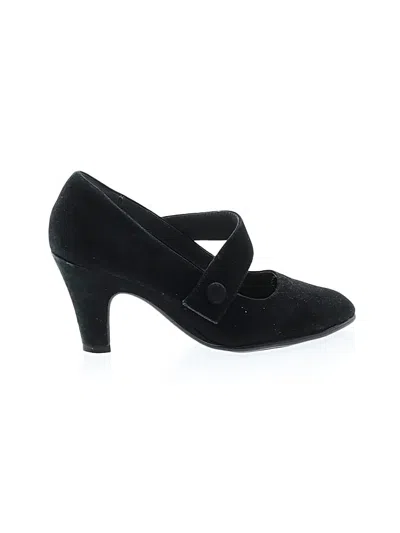 Pre-owned Aerosoles Heels In Black