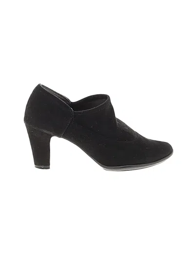 Pre-owned Aerosoles Heels In Black