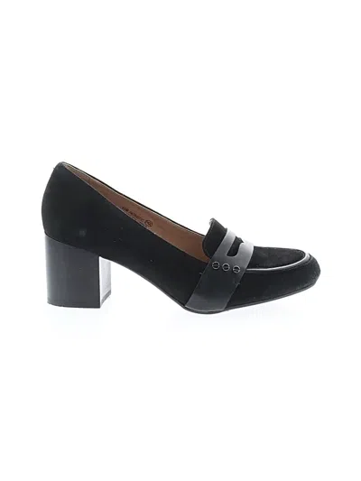 Pre-owned Aerosoles Heels In Black