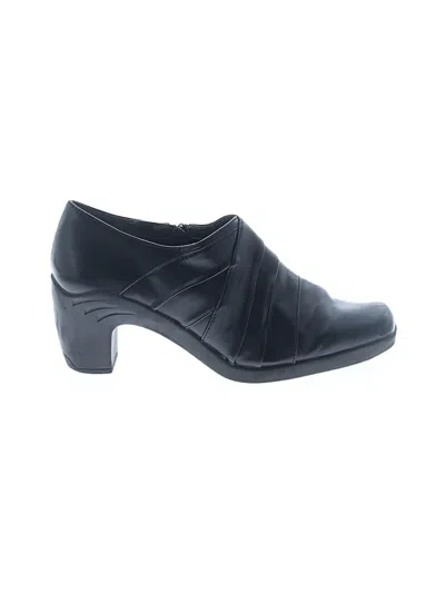 Pre-owned Aerosoles Heels In Black
