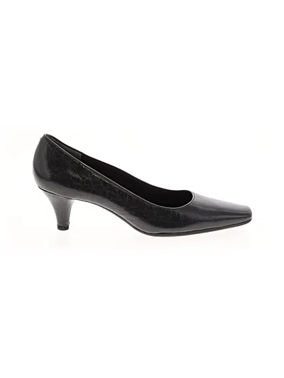 Pre-owned Aerosoles Heels In Black