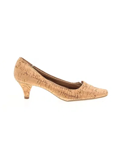 Pre-owned Aerosoles Heels In Gold