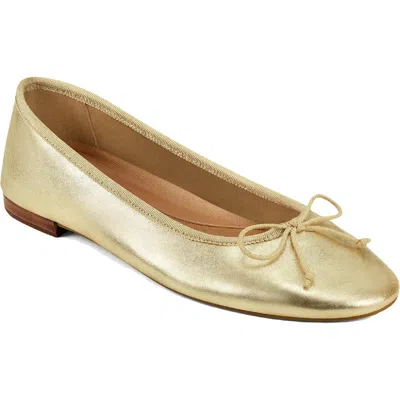 Aerosoles Homerun Womens Bow Ballet Flats In Gold