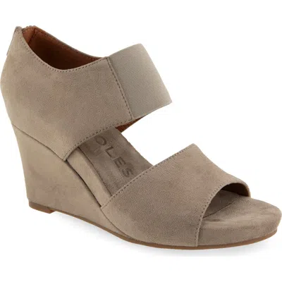 Aerosoles Purdy Wedge Sandal In Brown