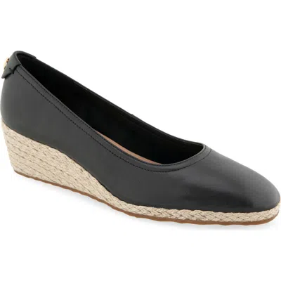 Aerosoles Roma Wedge Pump