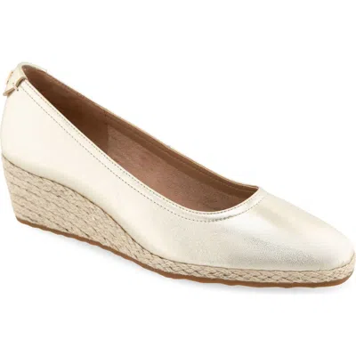 Aerosoles Roma Wedge Pump