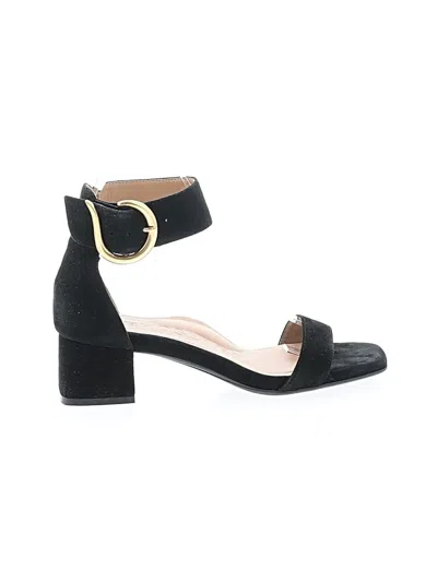 Pre-owned Aerosoles Sandals In Black
