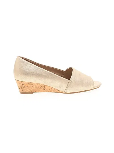 Pre-owned Aerosoles Wedges In Ivory