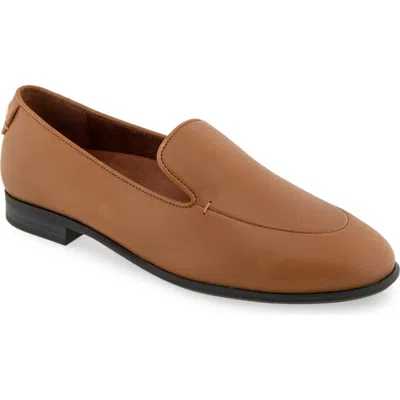Aerosoles Wells Loafer In Tan Shiny Smooth Leather