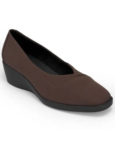 Aerosoles Women's Taka Wedge Pump In Brown