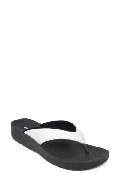 Aerothotic Fallon Flip Flop In White