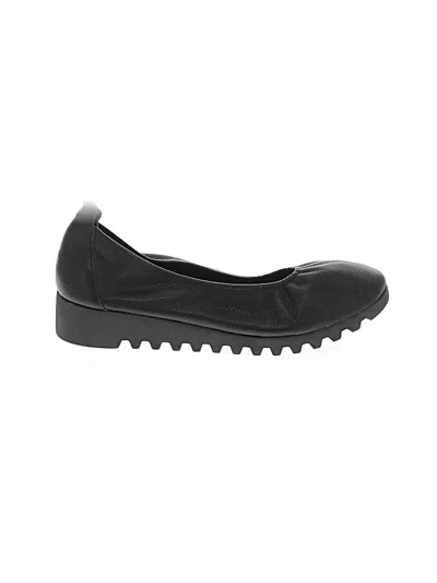 Pre-owned Aetrex Flats In Black