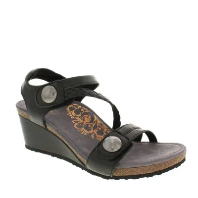 Aetrex Naya Sandals In Black