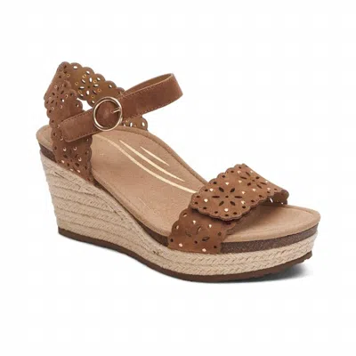Aetrex Sydney Cutout In Scotch In Multi