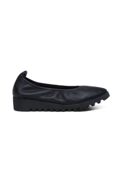 Aetrex Women's Brianna Ballet Flat In Black