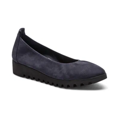 Aetrex Women Brianna Ballet Flat Slip-on Shoe In Navy In Blue