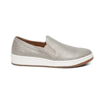 AETREX WOMEN'S CAMERON SNEAKERS IN TAUPE