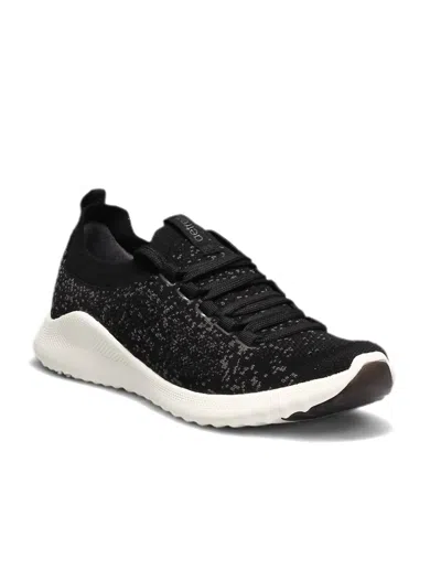 Aetrex Women's Carly Sneaker In Black