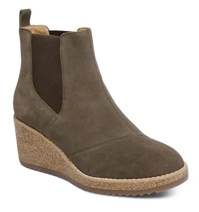 AETREX WOMEN'S DAWN WEDGE BOOT IN DARK OLIVE