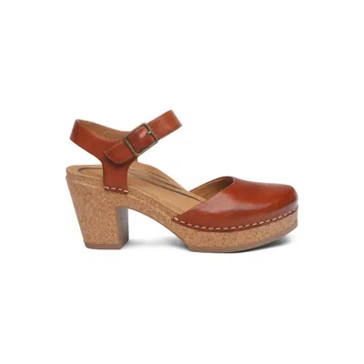 Aetrex Women's Finley Clogs In Cognac In Brown