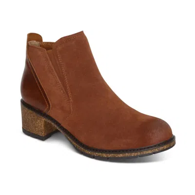 Aetrex Women's Frankie Boot In Caramel Cafe In White