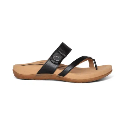 Aetrex Women's Izzy Thong Sandal In Black