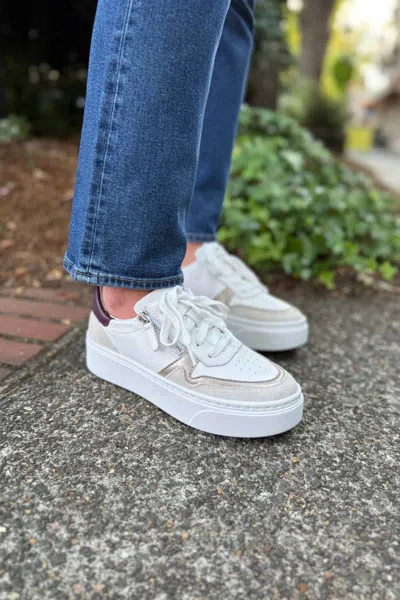 Aetrex Women's Leigh Sneaker In Casual White